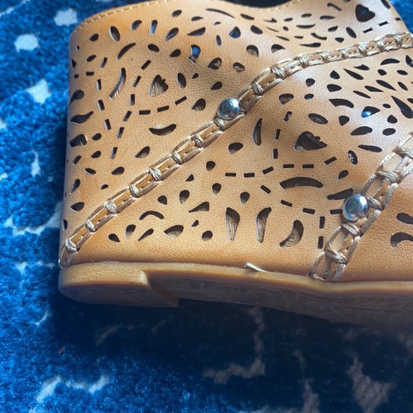 CR Collection Platform Cutout Mule Wedge Shoe Sz 6/6.5 - Picture 8 of 8